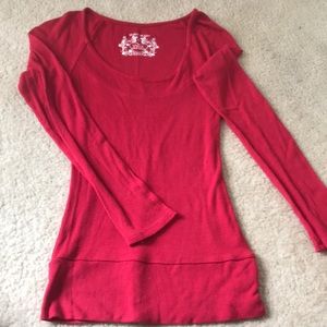 Women’s red elastic shirt